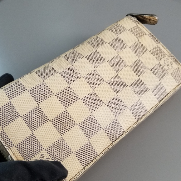 Still available! LOUIS VUITTON Zippy Compact Damier Azur Wallet - Picture 12 of 16